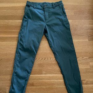 Lululemon Commission Classic Fit